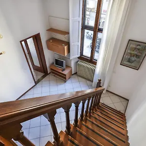 아파트 Santa Maria Novella Bright And Modern - Hosted By Sweetstay, 피렌체